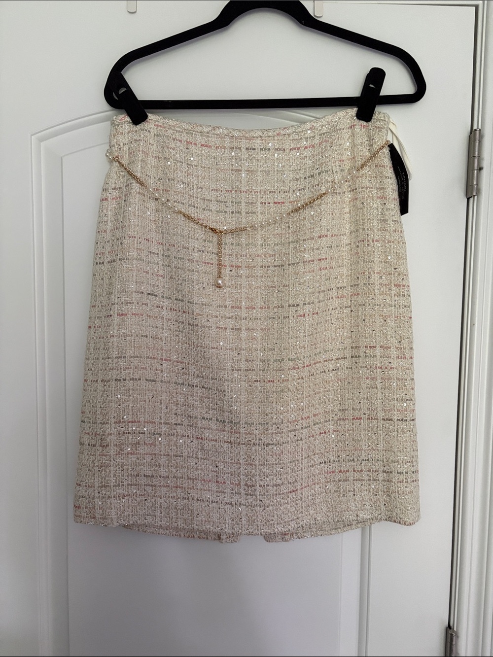 Tahari Cream Tweed Mini Skirt with Gold Chain-NWT